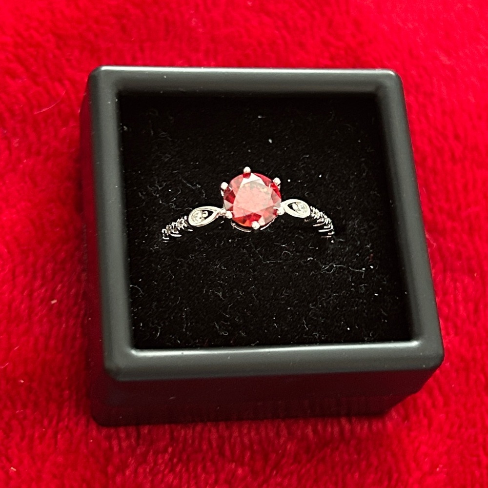 Red‎ Moissanite Diamond ring size 9